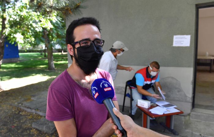 Ankara Büyükşehir koronavirüs önlemlerini artırdı! Başkentlilere ücretsiz dezenfektan dağıtmaya başladı 4