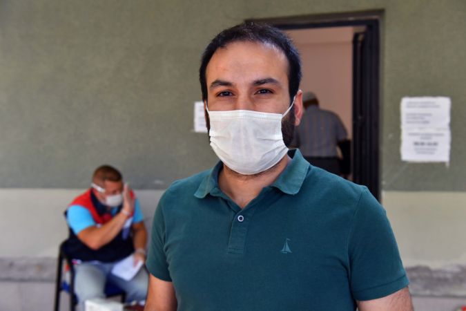 Ankara Büyükşehir koronavirüs önlemlerini artırdı! Başkentlilere ücretsiz dezenfektan dağıtmaya başladı 7
