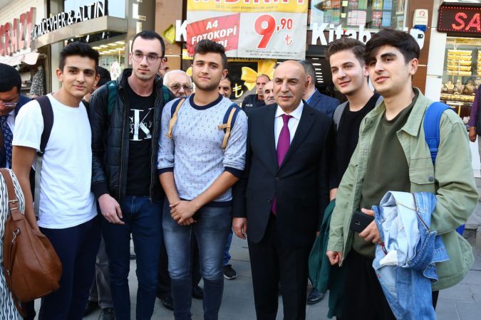 Başkan Altınok’tan öğrencilere karşılıksız burs müjdesi - Ankara 4