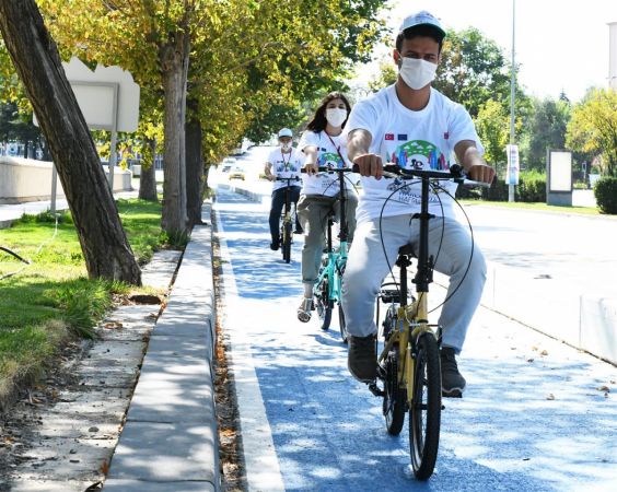 Yurtdışından Ankara’ya gelen öğrenciler Bisiklet Yolu’nda 2