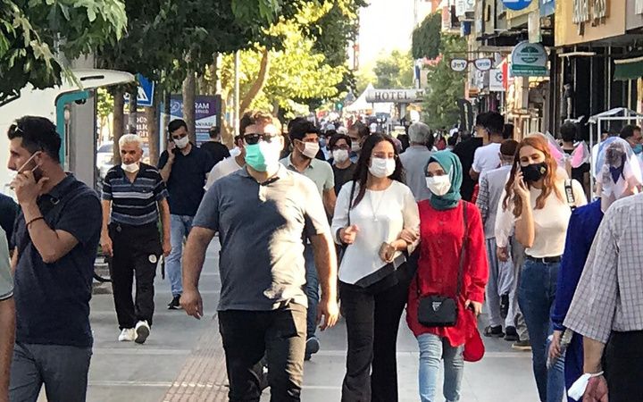 Ankara'da Koronavirüs Kontrolü Kaybedildi! Vaka Sayısı Kendi Rekorunu Kırdı... Milyonlarca Kişi Büyük Risk Altında, İlçeler Belli Oldu! 6