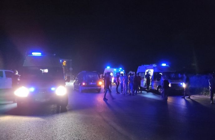 Manisa'da Feci Kaza! İki otomobil çarpıştı: 7 yaralı 3