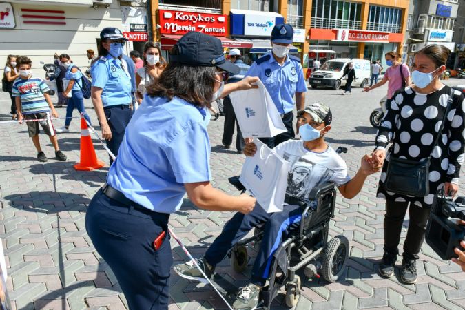 Büyükşehir'in, Ankara'da artan Covid-19 vakalarına dikkat çekmek için hazırladığı tişörtleri yoğun ilgi görüyor 3