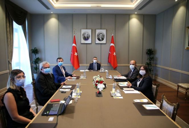 Cumhurbaşkanı Yardımcısı Fuat Oktay, Rifat Hisarcıklıoğlu ve TEPAV Direktörü Güven Sak'ı kabul etti 6