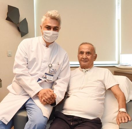 73 Yaşındaki Adam Koronavirüse Yakalanınca Şoka Girdi! Yoğun Bakımdan Çıkıp Herkesi Maskeli Görünce Öyle Bir Şey Zannetti ki... 5