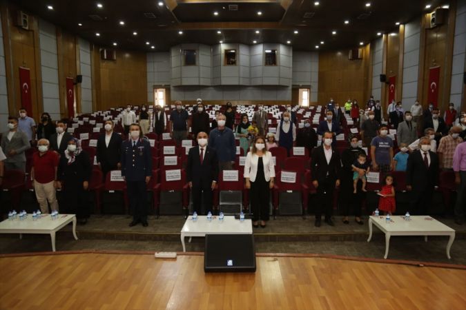 Kayseri'de 5 şehit ailesi ile 20 gaziye Devlet Övünç Madalyası ve Beratı verildi 2