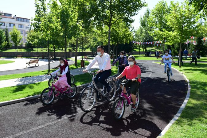 Başkan Balcı, Altındağlı çocuklarla bisiklet sürdü - Ankara 2