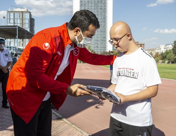 AK Parti Ankara İl Başkanı Hakan Han Özcan, engelli sporculara ziyaret etti 3