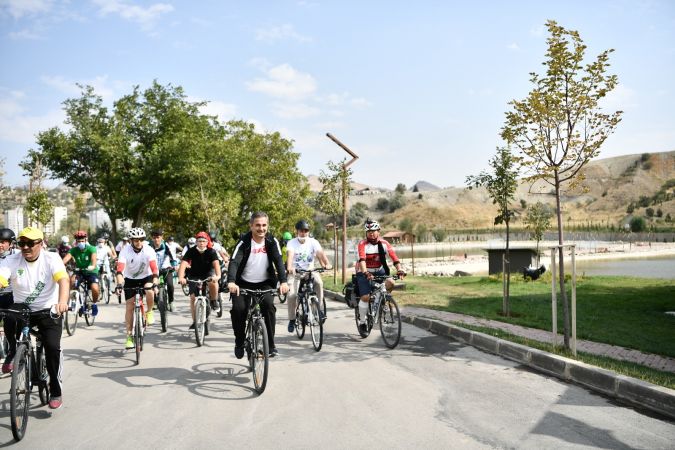 Ankara Mamak’ta pedaller sıfır karbon için çevrildi 4
