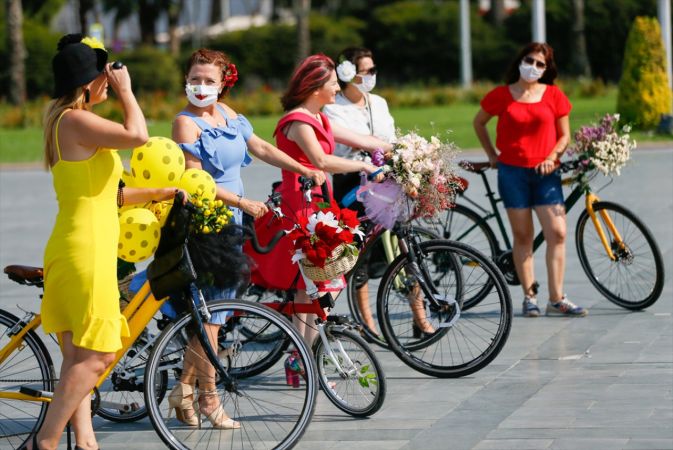 "Süslü Kadınlar" bisiklet turunu, "Kovid-19" tedbirleri altında gerçekleştirdi 7