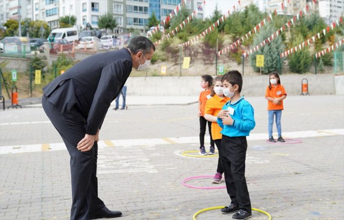 Bakan Selçuk'tan Ankara'daki okullara ziyaret 2