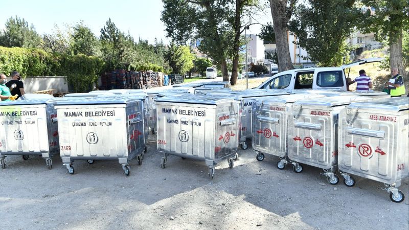 Ankara Mamak’ta çöp konteynerleri yenileniyor 1