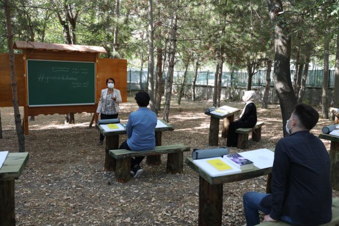 Milli Eğitim Bakanı Ziya Selçuk, Ankara Sincan’da öğrencilerle bir araya geldi 2