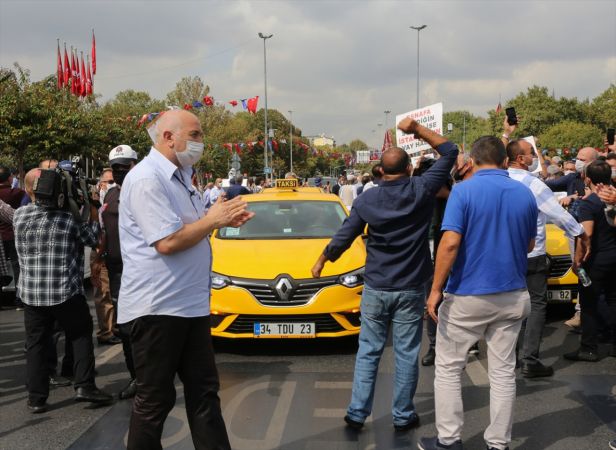 İBB önünde sıcak dakikalar! Taksiciler ve servisçiler protesto etti 2