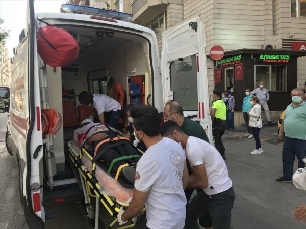 Bursa'da dolmuşun çarptığı yaya ağır yaralandı 3