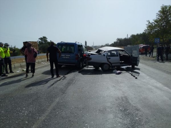 Manisa'da korkunç kaza: 1 ölü, 3 yaralı 2