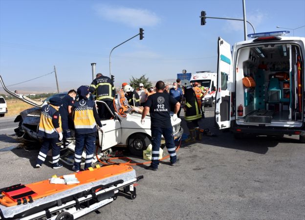 Kırıkkale'de korkunç kaza: 6 yaralı 2