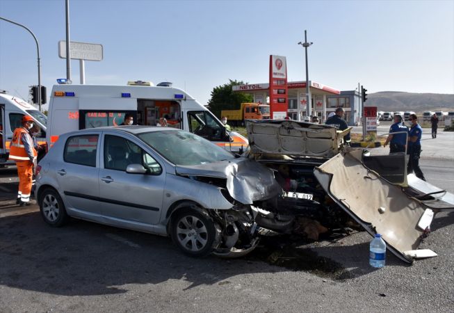 Kırıkkale'de korkunç kaza: 6 yaralı 4
