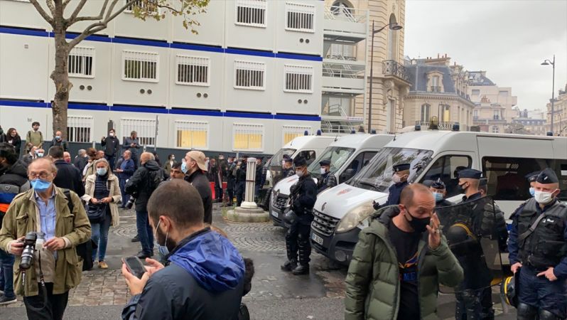 Paris’te terör örgütü PKK yandaşları ve Ermeniler birlikte gösteri düzenledi 2