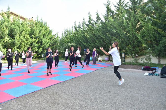 Mamaklı kadınlardan sosyal mesafeli spor - Ankara 6