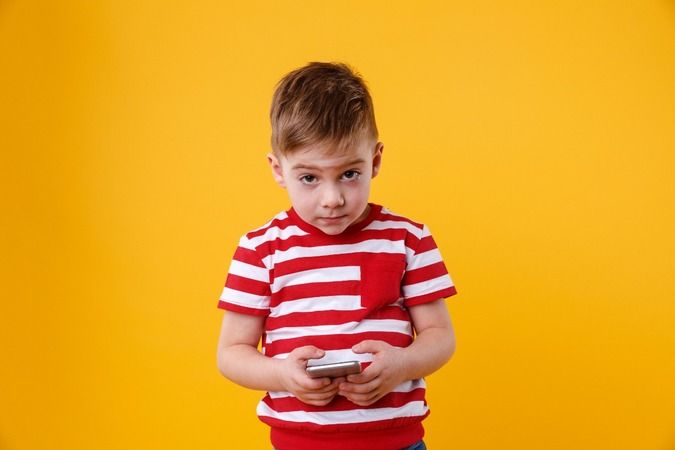 Türk Oftalmoloji Derneği uyarıyor! Çocukların gözlerini en çok akıllı telefonlar zorluyor! 2