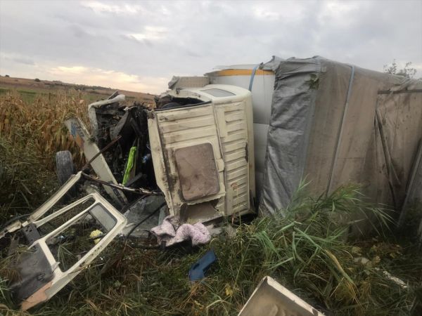 Bursa'da devrilen tıbbi malzeme yüklü kamyonun sürücüsü öldü 1