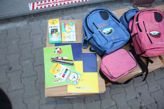 Keçiören Belediyesi öğrencilere çanta ve kırtasiye malzemesi hediye etti - Ankara 1