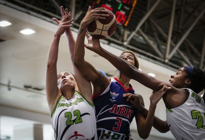 Nesibe Aydın - Büyükşehir Belediyesi Adana Basketbol: 79-60 6