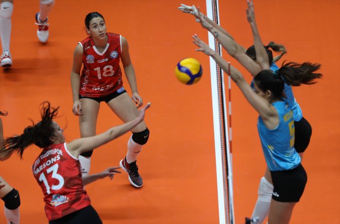 PTT - Nilüfer Belediyespor: 2 - 3 2