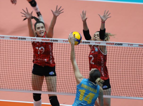 PTT - Nilüfer Belediyespor: 2 - 3 70