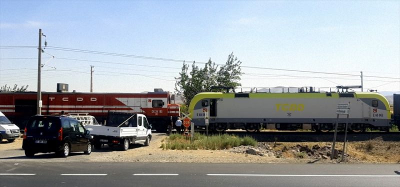 Hemzemin geçitte trenin çarptığı kamyonun sürücüsü öldü 2