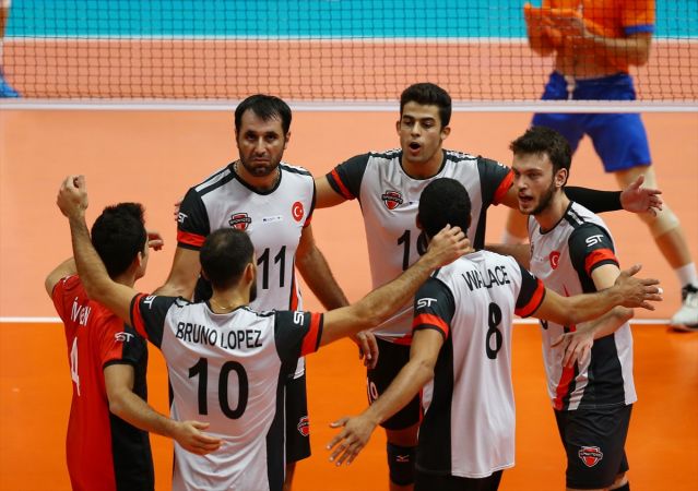 Spor Toto-İstanbul Büyükşehir Belediyespor maç sonucu: 3-0 1