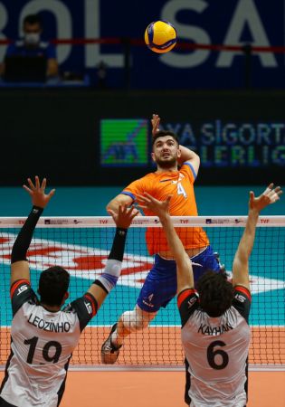 Spor Toto-İstanbul Büyükşehir Belediyespor maç sonucu: 3-0 12