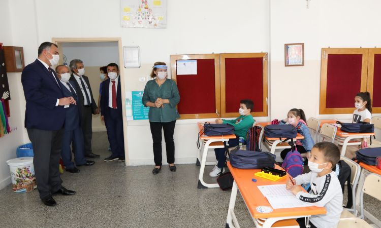 Başkan Taşdelen'den öğrencilere ziyaret 2