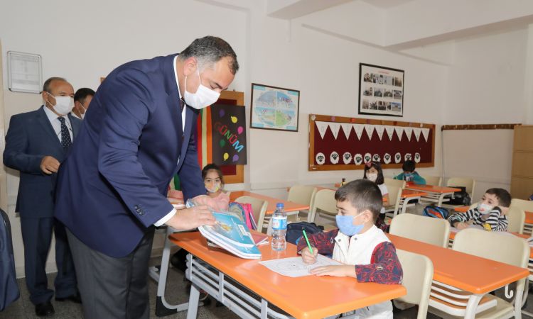 Başkan Taşdelen'den öğrencilere ziyaret 3