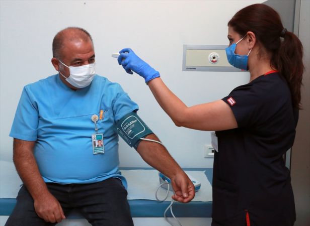 Son Dakika: Kovid-19 aşı denemeleri Ankara Şehir Hastanesinde başlandı 10
