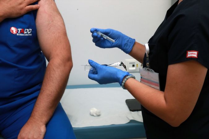 Son Dakika: Kovid-19 aşı denemeleri Ankara Şehir Hastanesinde başlandı 14
