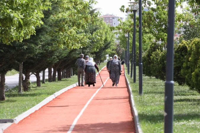 Ankara Etimesgut'a pandemi sürecinde 22 park, 150 bin metrekare yeşil alan kazandırıldı 2