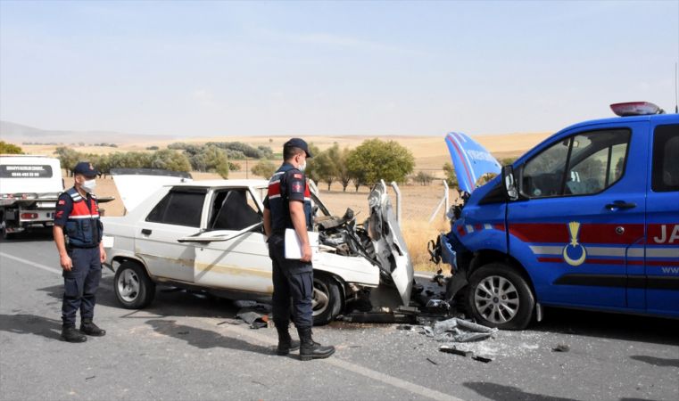 Aksaray'da jandarma aracıyla otomobil çarpıştı: 5 yaralı 2
