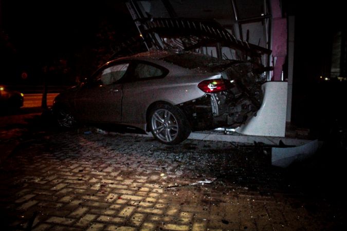 Bursa'da korkunç kaza: 3 yaralı 3