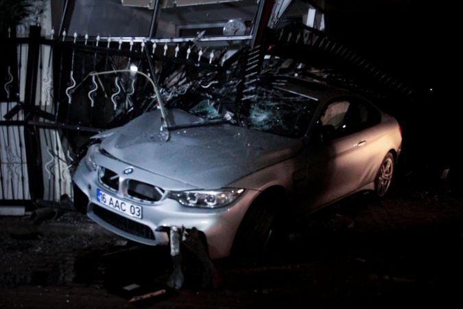 Bursa'da korkunç kaza: 3 yaralı 1