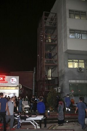 Ankara Dışkapı Hastanesi'nde korkutan yangın! Hastalar Tahliye Edildi... 10