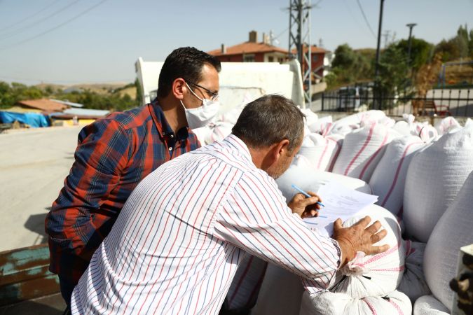 Ankara Keçiören Belediyesi'nden Çiftçilere Tohum Desteği 3