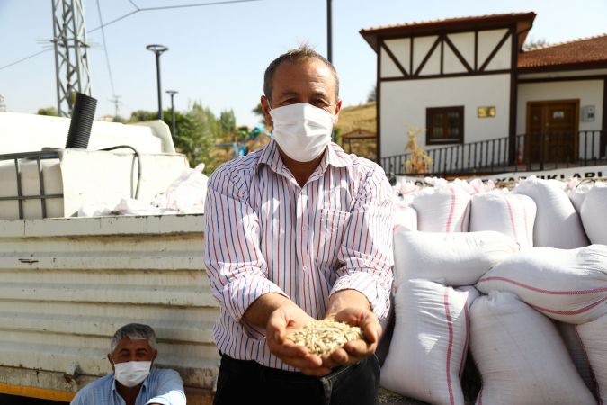 Ankara Keçiören Belediyesi'nden Çiftçilere Tohum Desteği 5