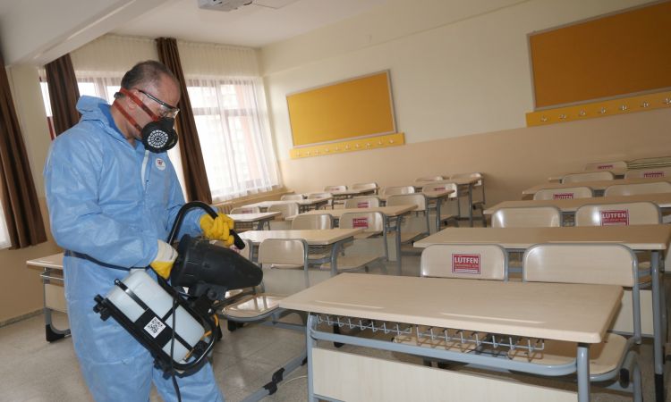 Ankara Çankaya Belediyesi 243 okulda dezenfeksiyon işlemi yapıyor 1