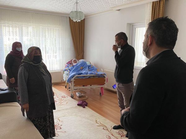 Pursaklar Belediye Başkanı Çetin'den Hastalara Moral Ziyareti 2