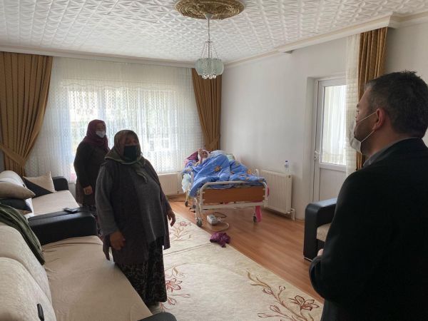 Pursaklar Belediye Başkanı Çetin'den Hastalara Moral Ziyareti 1