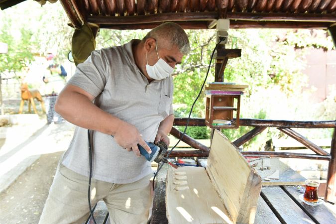 Ankara'da atık ağaçlar sanat eserine dönüşüyor 11