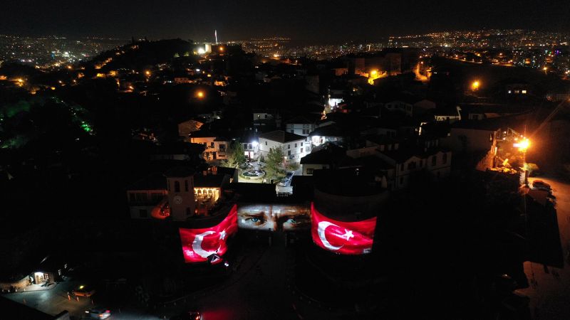Ankara Kalesi’nde Bir Çift Mavi Göz: 13 Ekim Başkent’te Coşkuyla Kutlandı 3