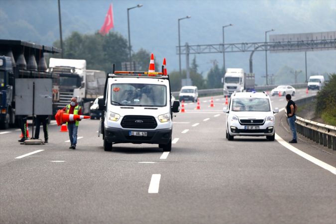 Anadolu Otoyolu Bolu Dağı Tüneli Ankara yönü trafiğe kapatıldı 1